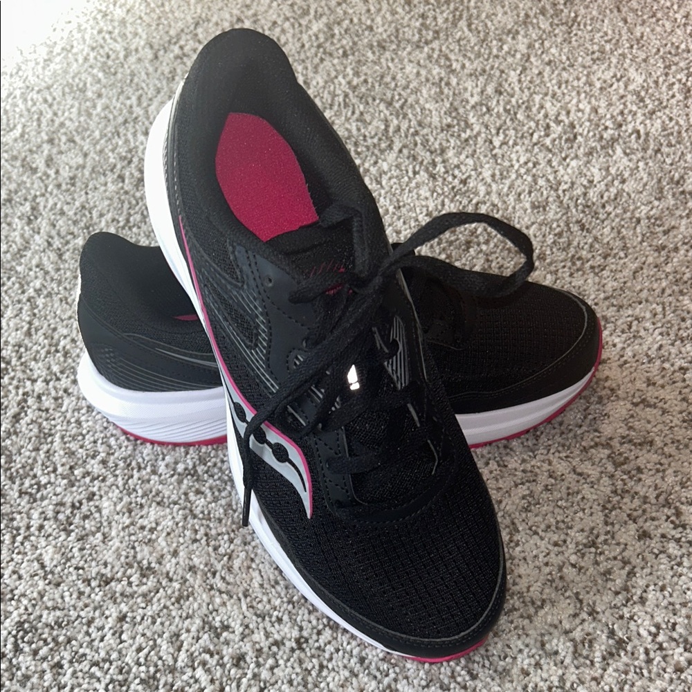 Saucony Women's Black and Pink Athletic Shoes